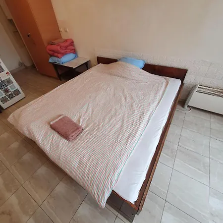 Apartment Budget Place